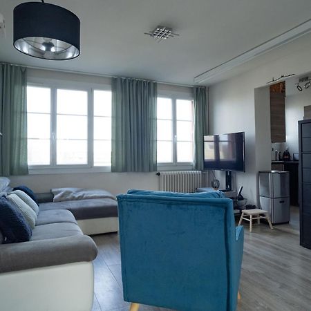 Joli T2 Proche Du Metro Avec Vue Tour Eiffel Apartment อิซซีเลมูลิโนต์ ภายนอก รูปภาพ
