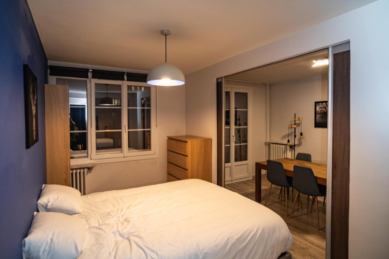 Joli T2 Proche Du Metro Avec Vue Tour Eiffel Apartment อิซซีเลมูลิโนต์ ภายนอก รูปภาพ